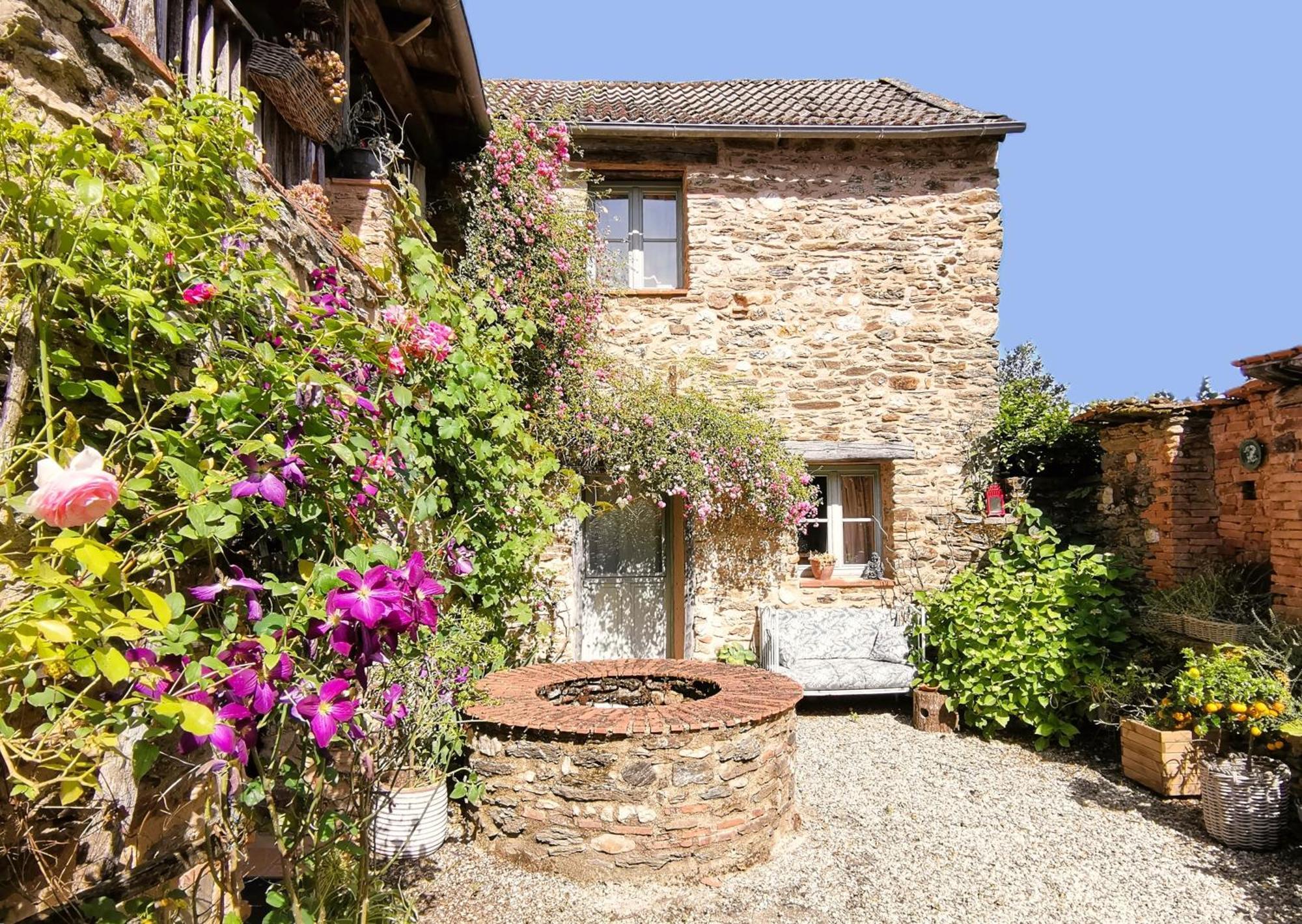 Chambres D'Hotes Le Puits D'Amour Mirandol-Bourgnounac Exteriér fotografie